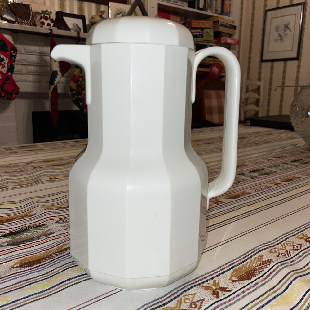 Vintage Corning Ware White Thermique Thermos 1 QT 8040 Taiwan 9.5" coffee Carafe